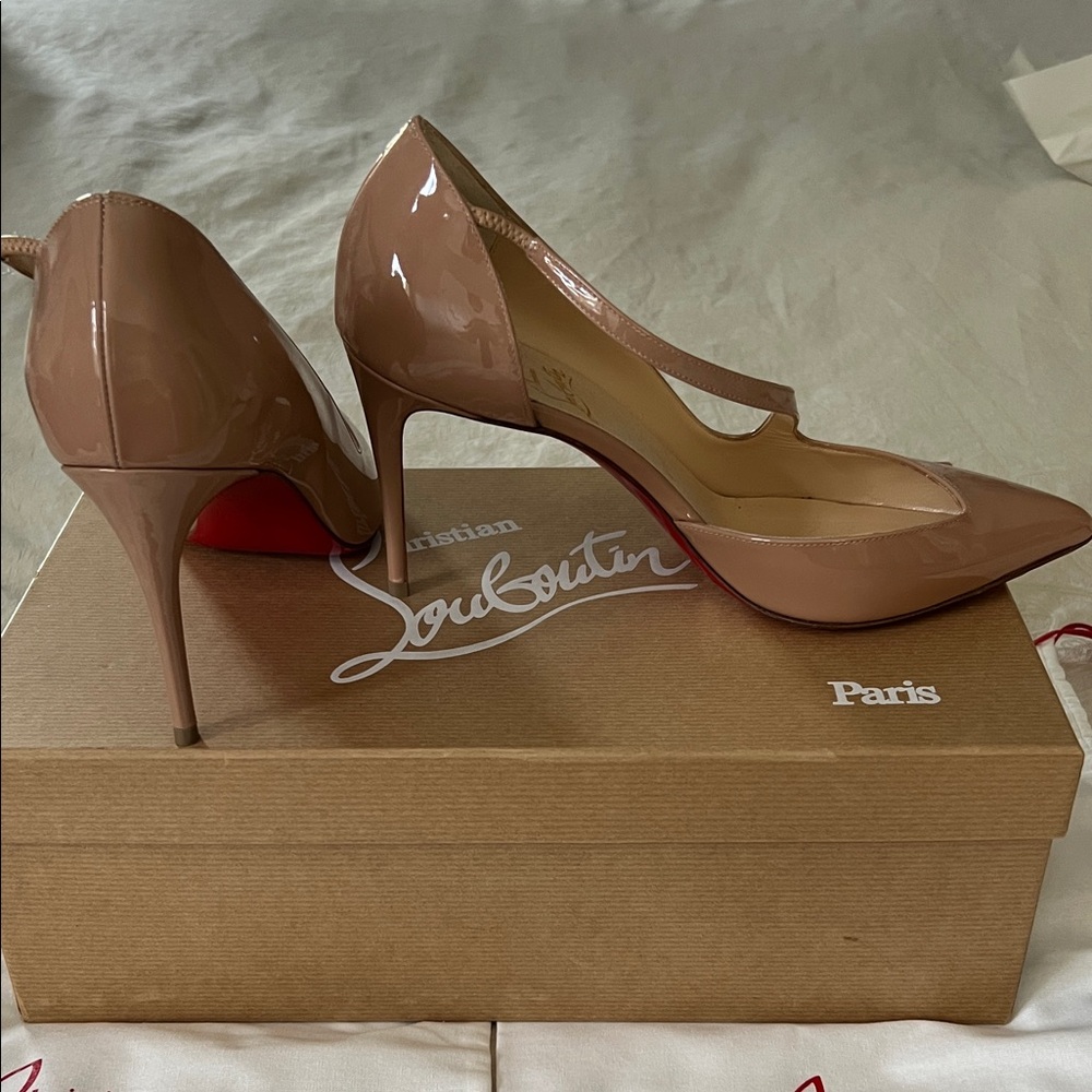 Christian Louboutin Nude Patent Leather Heels with diagonal strap - size 38.5